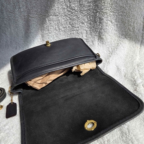 Pre-1994 Vintage Coach Dark Navy convertible clutch with Brass hardware - Picture 9 of 10